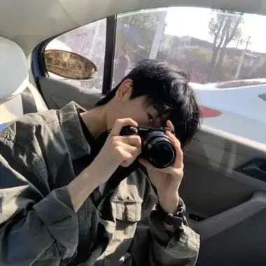 酷酷的侧脸霸气男头像