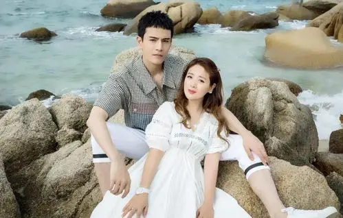 原创39岁小李琳近照,隐瞒了5年的二婚老公,原来是我们熟悉的他