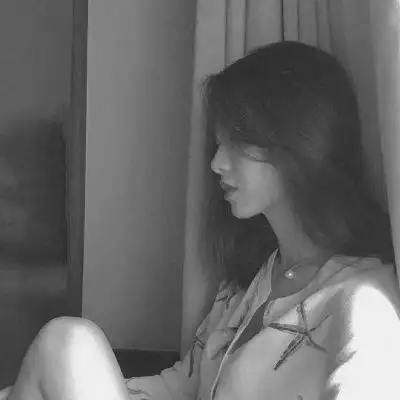 qq个性头像女生黑白高冷大全 有气质又霸气的女生黑白头像