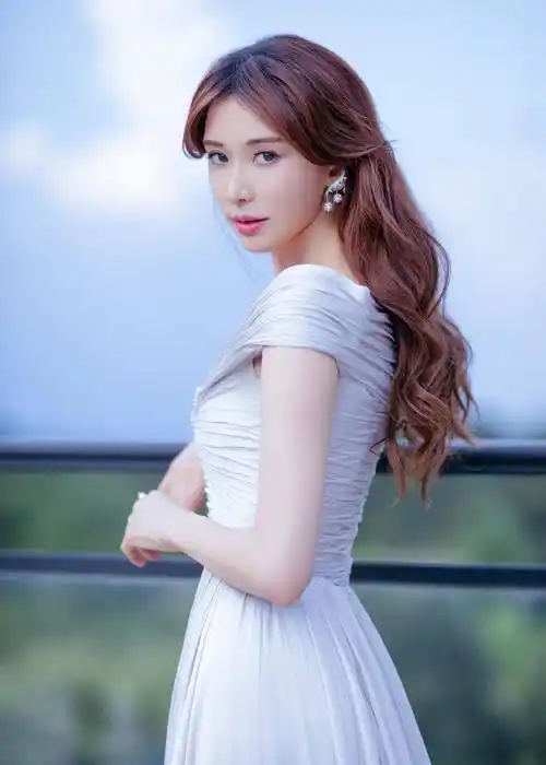 盘点五位颜值美身材辣的女明星,杨幂,张雨绮,热巴上榜_林志玲_水平