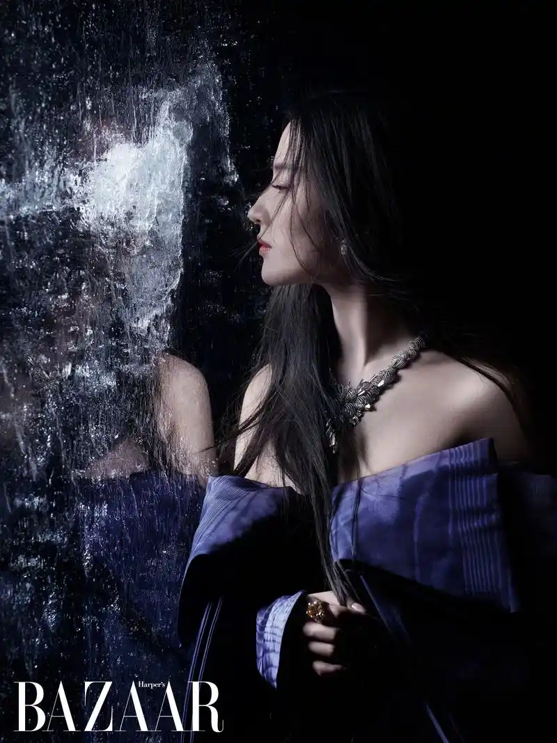 刘亦菲写真大片诠释现代木兰辞