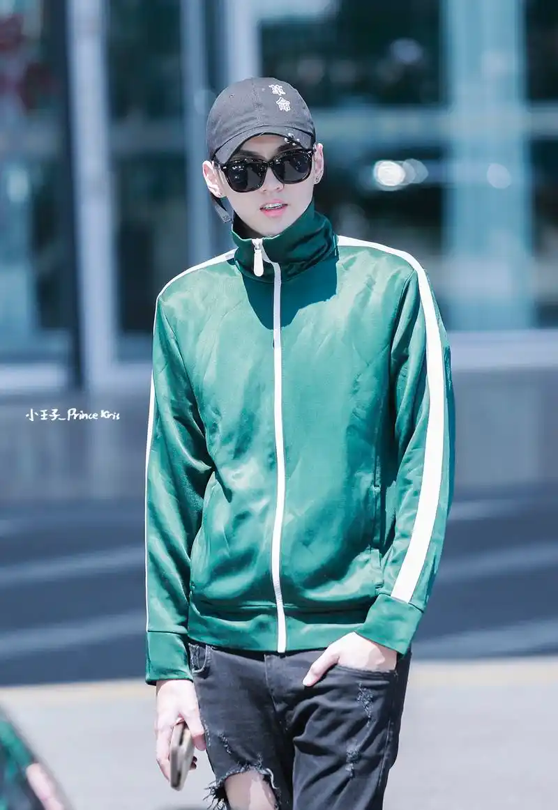 那年今日:国内妮变海外妮 机场现时尚宠儿吴亦凡