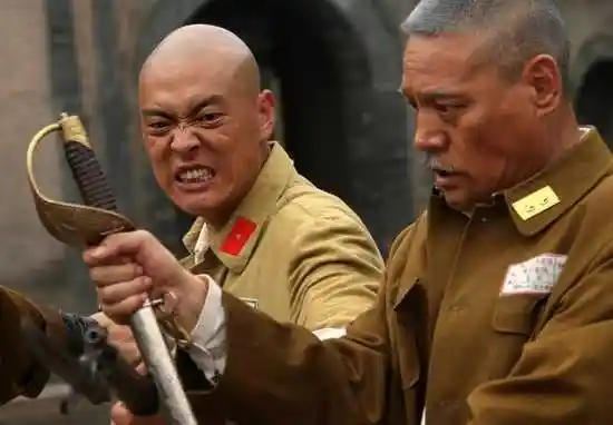 张桐与巍子"父子情"割舍不断 《铁梨花》热播