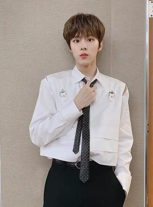 蝶儿mcd图,他拍正面半身照(更新无水印图x1)