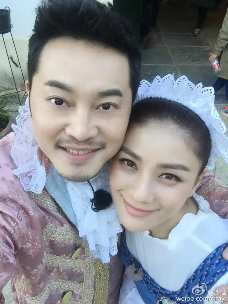 沙溢胡可变装王子女仆