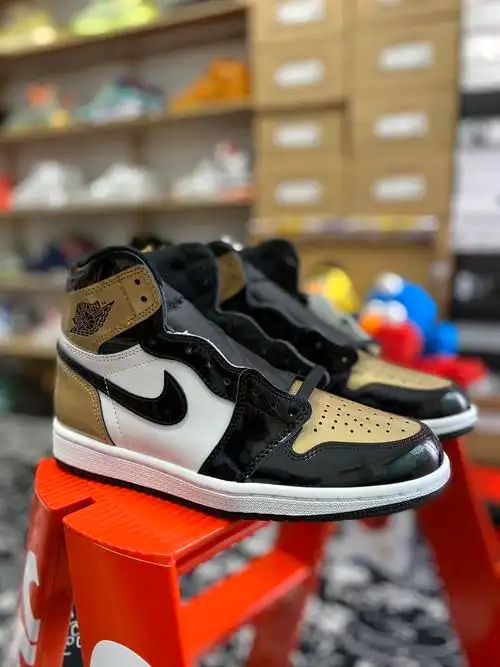 air jordan 1 retro high "gold toe"黑金脚趾 黑金漆皮脚趾 货号