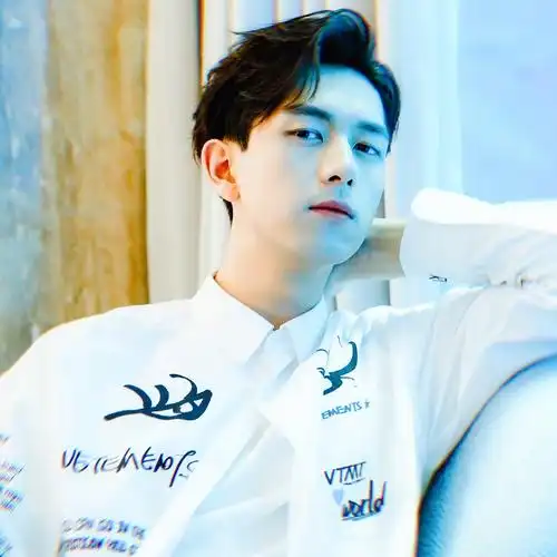 头像 李现 cr祁望京 禁二改 二传标明出处.