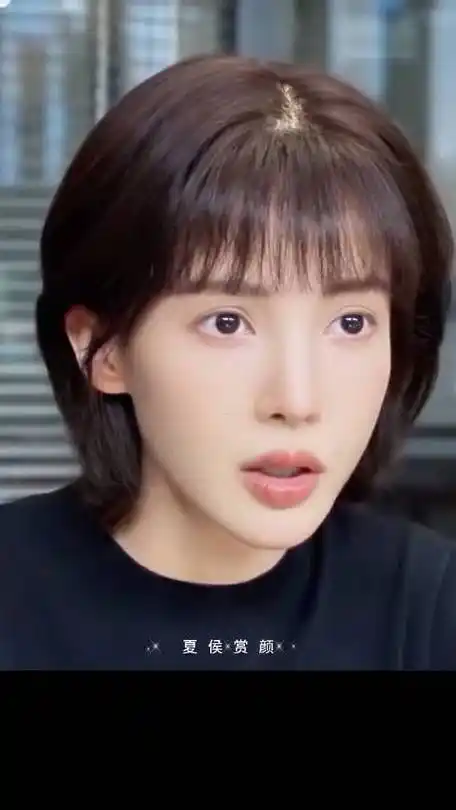 原来金晨短发那么萌,瞬间减龄十岁.不敢直视视频,怕魂被勾走