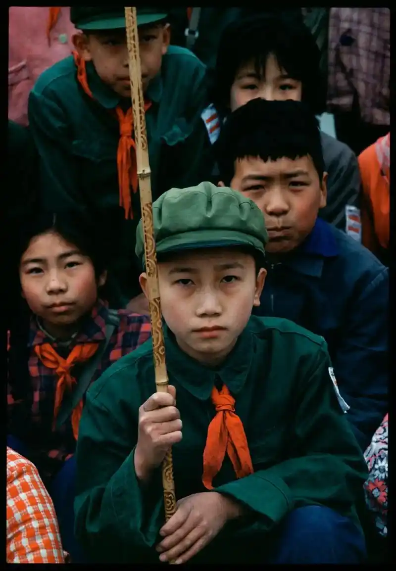 老照片里的旧时光 70年代的中国,孩子们的童年时光 | 摄 - 抖音