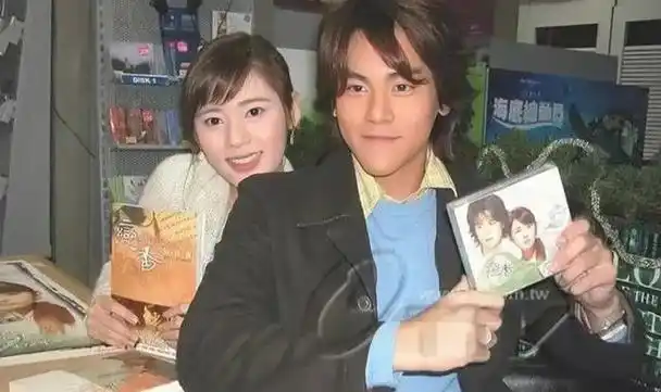 原先,这部戏的女主角已确定为一位姓张的热门女演员,然而,因某种缘由