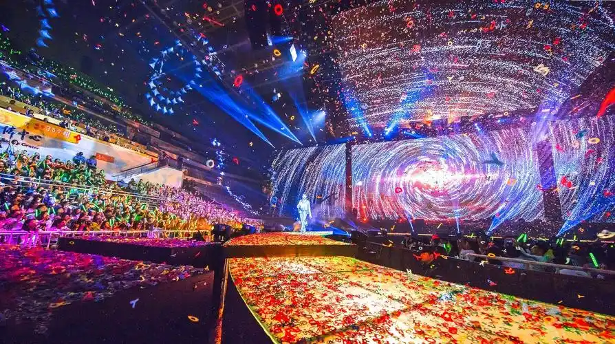 王源首场个人演唱会满一周年,他用特殊方式纪念,粉丝感动泪目!