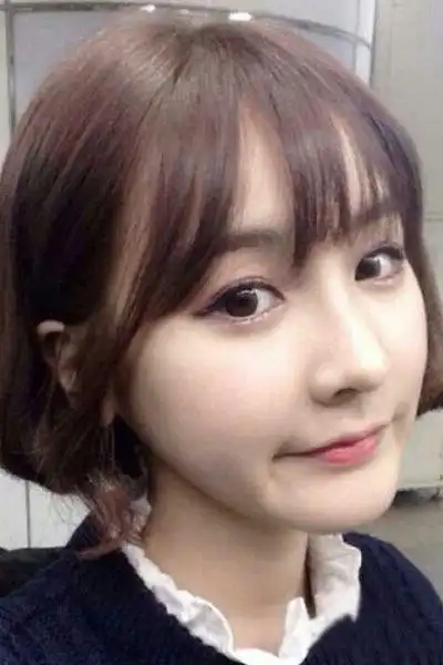 空气刘海短发发型图片 可爱时尚灵动感十足