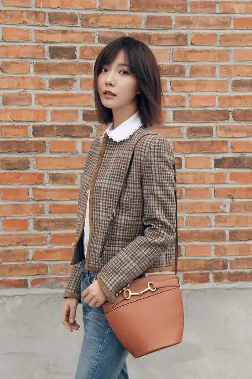 王珞丹清新恬淡街拍图片16