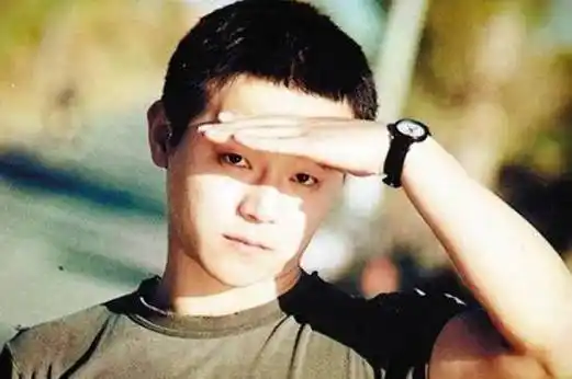 窦唯:为王菲而名世,吃锅望盆是他失败人生的第一步_母亲_婚姻_姜昕