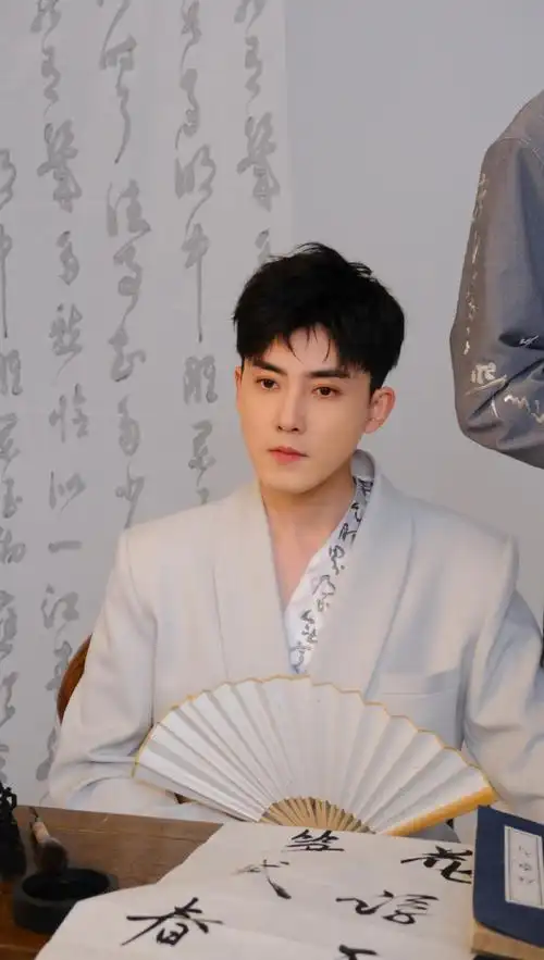 张睿库存放映室