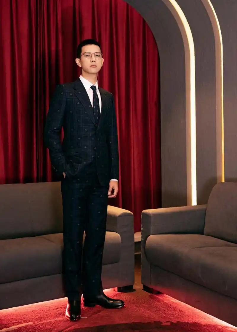 李现腾讯视频星光大赏文艺帅气写真