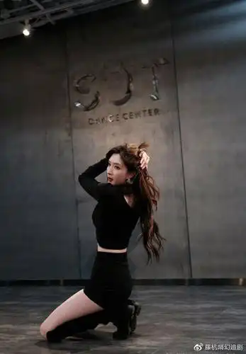 江疏影秀出优美舞姿