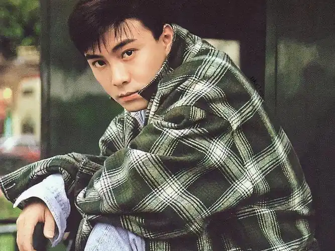 有头发的张卫健颜值好高,不输小鲜肉