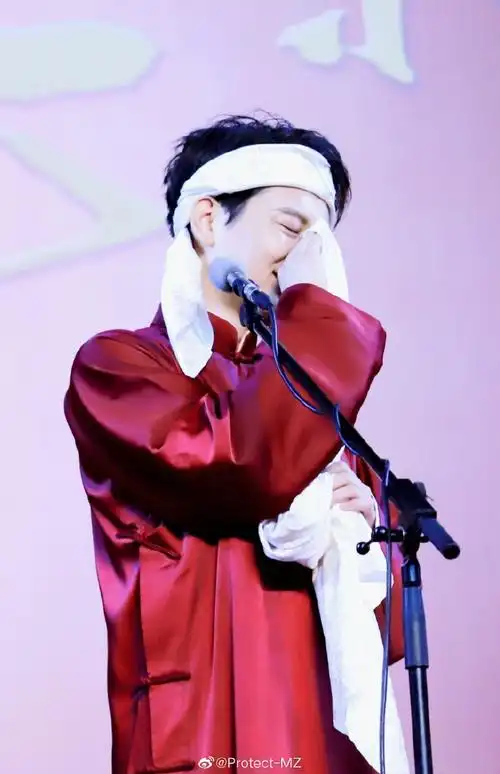 孟鹤堂温柔了岁月#[微风]#孟鹤堂德云瓦舍#. 来自protect-mz - 尾博