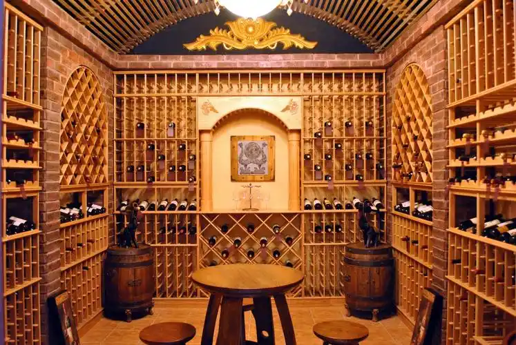 别墅豪宅私人酒窖设计(葡萄酒酒窖个性定制厂家) - 澳格思酒窖工程