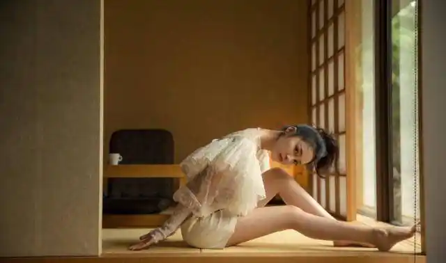 李沁短款纱裙仙气十足,甜美清新范十足,不愧是"纱裙仙女"本人_感觉