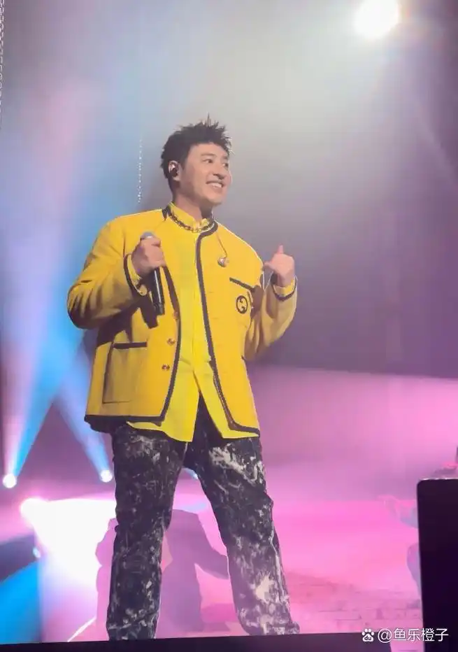 歌手潘玮柏已营业!