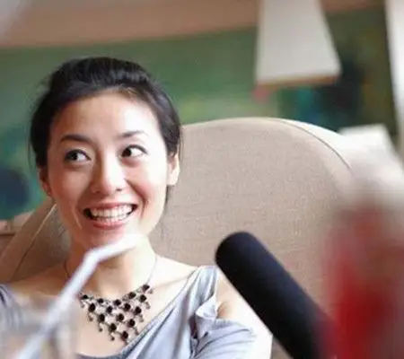 图分享慕林杉透视照主持气象资讯与众不同