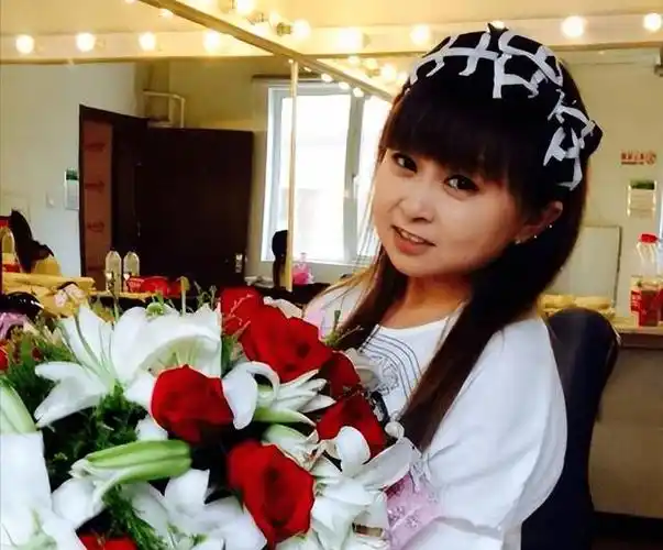 "袖珍人"朱洁:嫁1米28秦学仕收获幸福,唯一遗憾是不敢生孩子