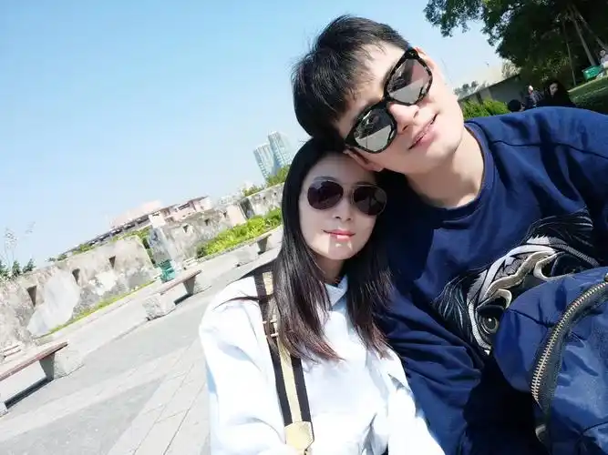 明星小夫妻王媛可王雨:我们是幸福的"422大家庭"