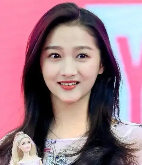 回顾:不是亲人神似"亲人","跨龄撞脸"的明星气质都如出一辙