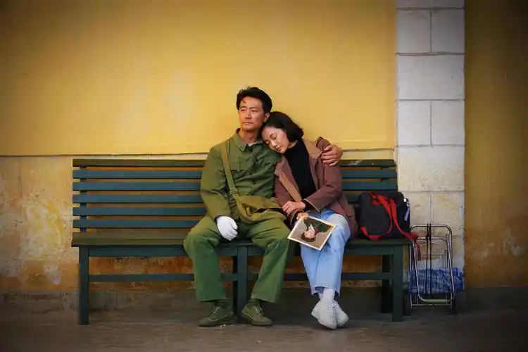 影评《芳华》,为什么好男人总会爱上绿茶女,你爱的却不是爱你的