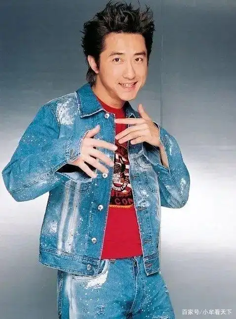 庾澄庆明年竟然60岁了,年轻照片不输流量小生