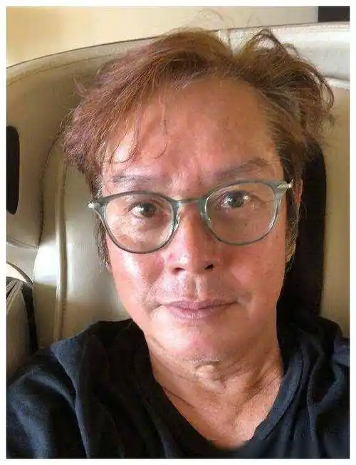 谭咏麟近照:面容奇变,沧桑凸显,犹如小老头