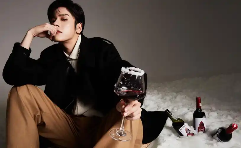 魏哲鸣帅气潮流风范迷人写真