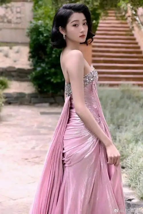 leoinfashion##戛纳红毯##戛纳明星造型##关晓彤戛纳