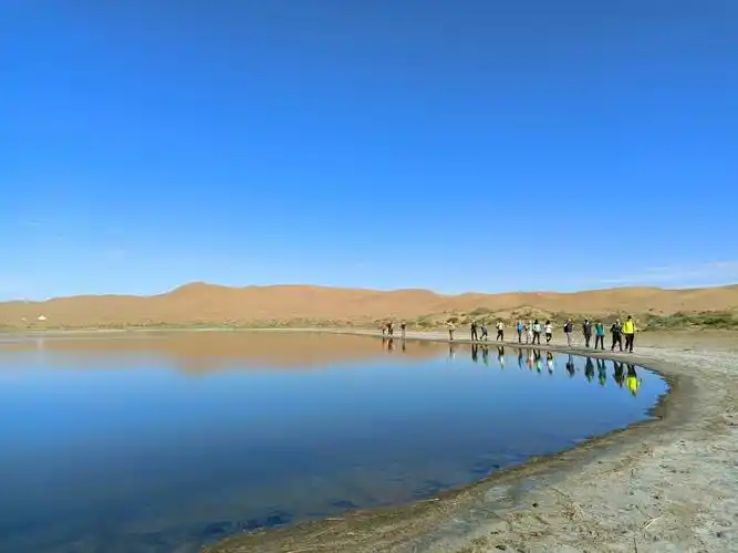 夏天去哪儿腾格里沙漠五湖穿越让炙热太阳对你进行