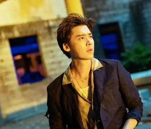 前女友被公关,女网红被爆收到十几个小时威胁,李易峰事务后劲大