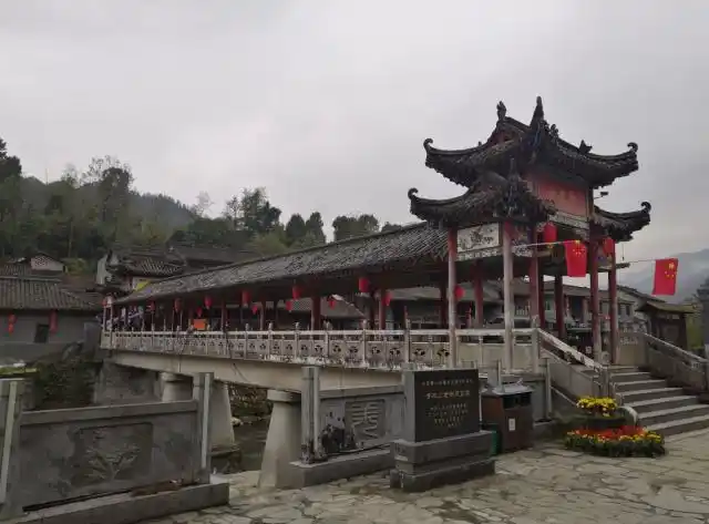 陕西有一座青木川古镇,这里风景秀美民风淳朴,小吃也具有特色