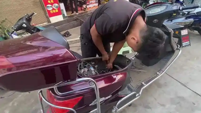 价值600元的电动车更换一组电池花了800是赚了还是亏了