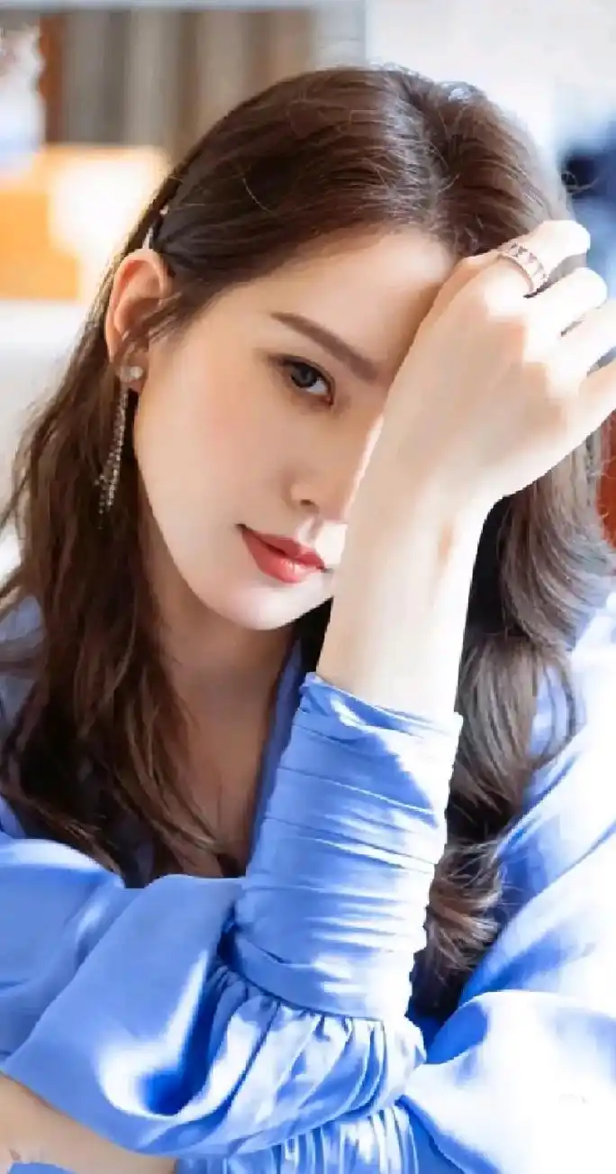 看看刘诗诗惊艳的照片#美女明星,往往心里住着一个人,不是不爱 - 抖音