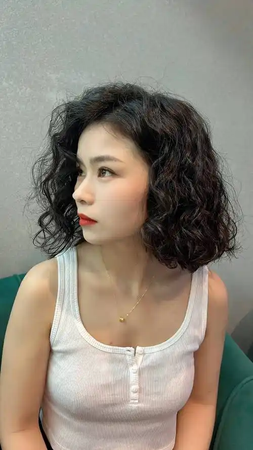 最火女士短发14款,烫卷剪短美美哒,看着很心动