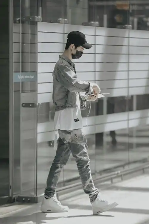 你见过哪些王一博超好看的机场全身照? - 知乎