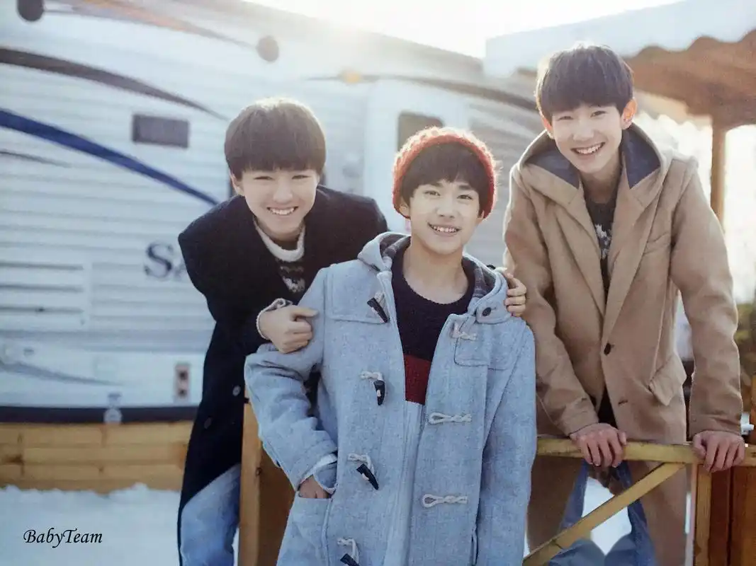 tfboys这三个小孩,像是一瞬间长大的.