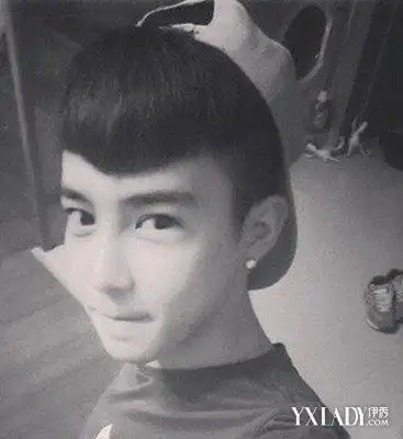 图男生发型短发桃心刘海展现成熟个性魅力