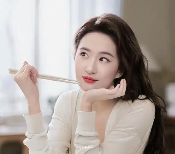 刘亦菲王楚然同框旧照##美团外卖刘亦菲##玫瑰故事##刘亦菲玫瑰故事