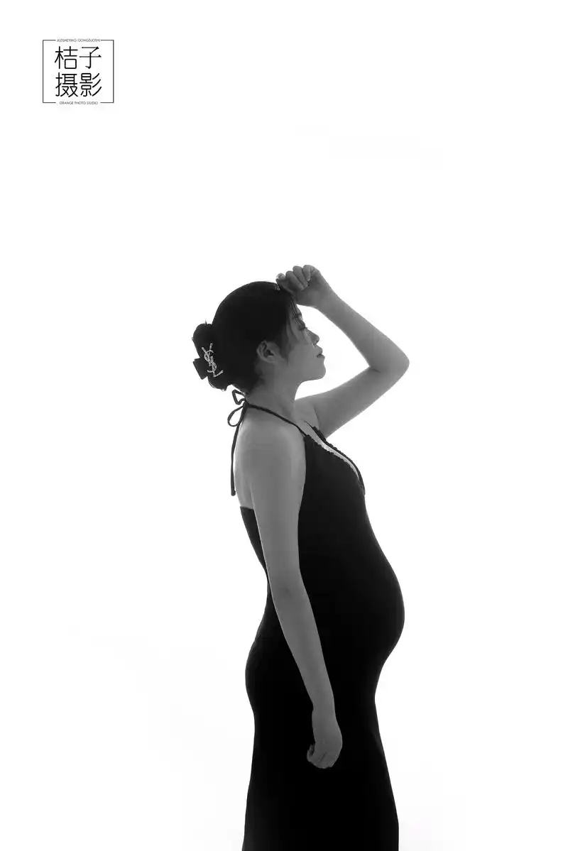 点击率一直超火的高级黑白孕妇照