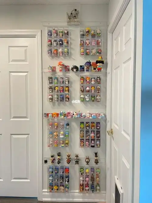 泡泡玛特手办墙