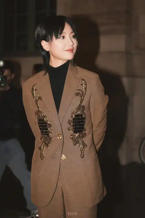 #巴黎时装周##周笔畅巴黎笔记#