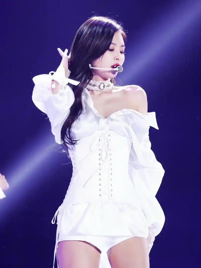 jennie稀有图6015 太好看了 solo太美了