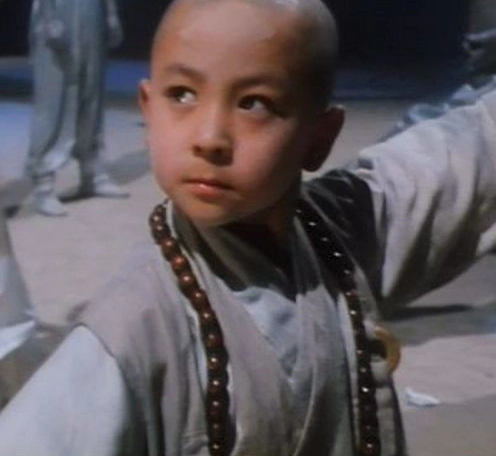 释小龙据一床情书了解,娱乐圈其实有很多像于正一样从胖纸逆袭成男神